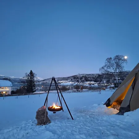 Lavvo Pa Angell Gjestegard Luxussátor Narvik